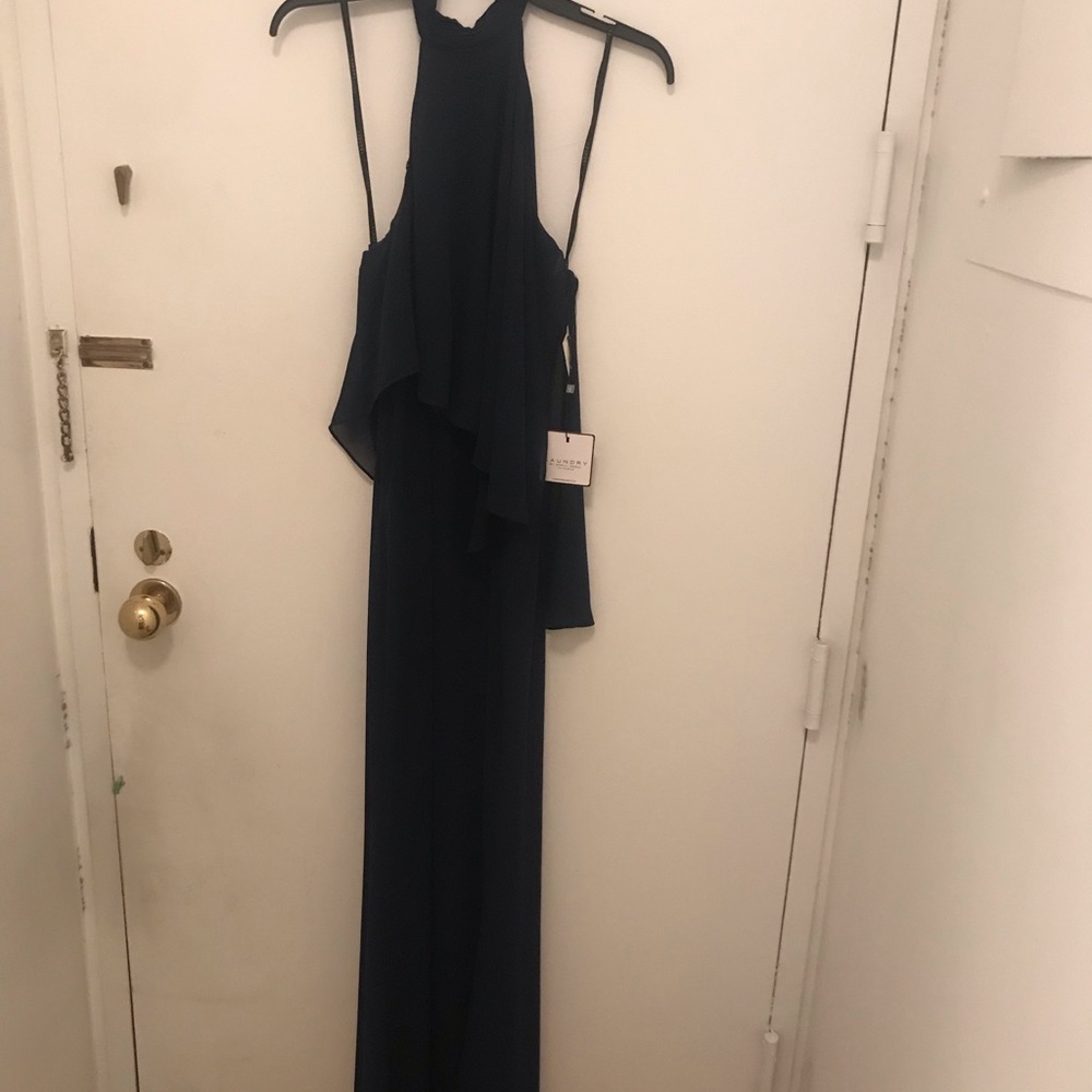 Laundry gown